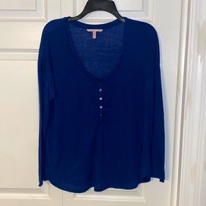 Women’s size medium Victoria’s Secret 5 button long sleeve shirt.